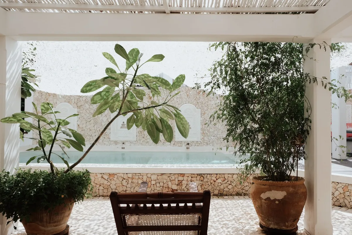 Wimbi House — luxury beachfront courtyard with pool in Lamu, Kenya