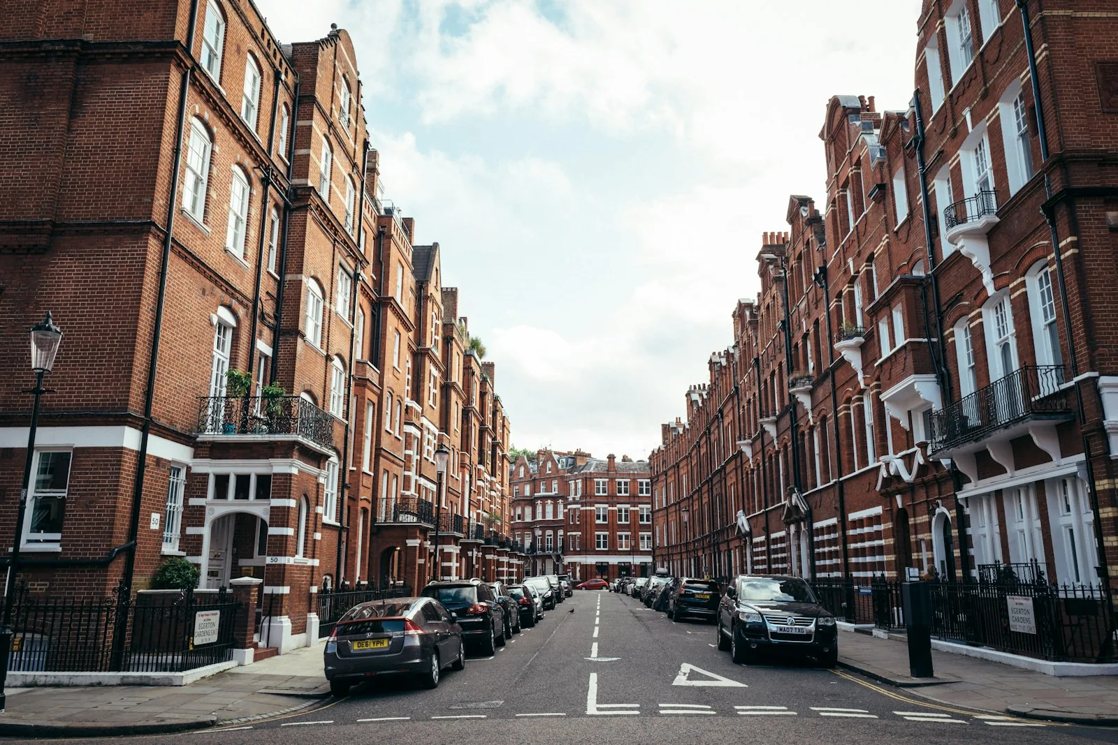 Airbnb & UK Tax: Getting Your Books Ready for HMRC